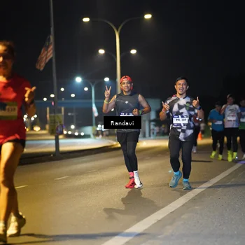 Runner Photo 7784713