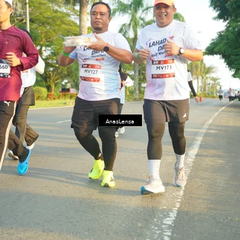 Runner Photo 7784719