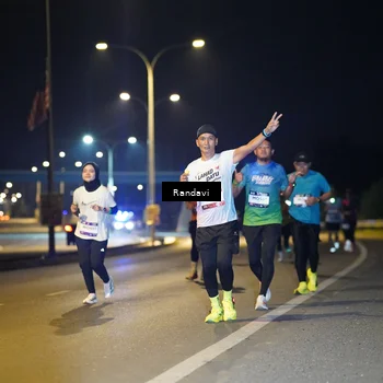 Runner Photo 7784776