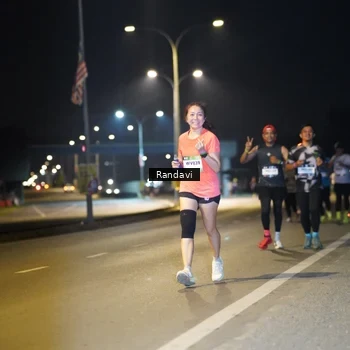 Runner Photo 7784790