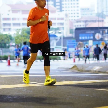 Runner Photo 7784795
