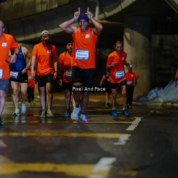Runner Photo 7784798