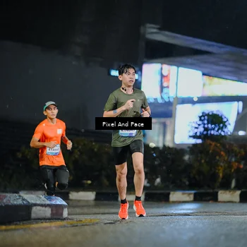 Runner Photo 7784893