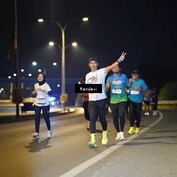Runner Photo 7784899