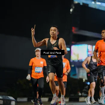 Runner Photo 7784977