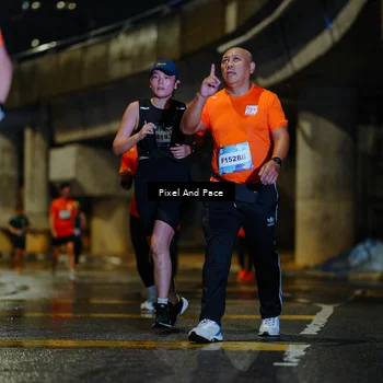 Runner Photo 7785012