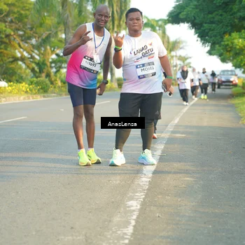 Runner Photo 7785073