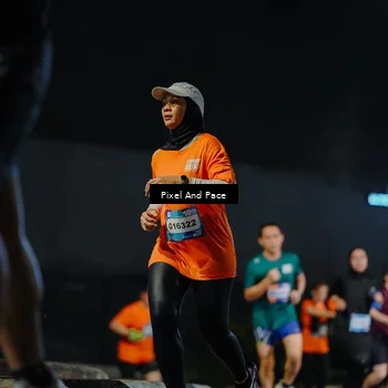 Runner Photo 7785095