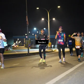 Runner Photo 7785191