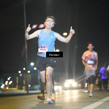 Runner Photo 7785504