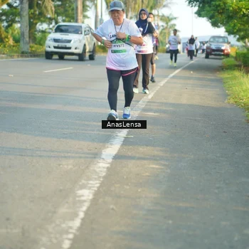 Runner Photo 7785535