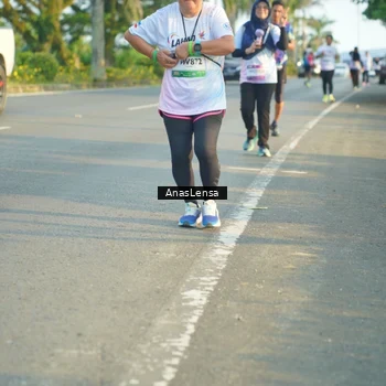 Runner Photo 7785558