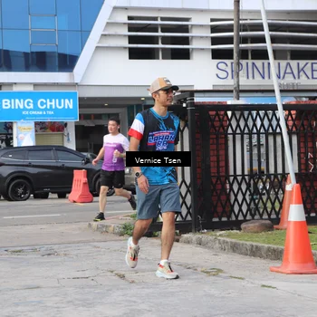 Runner Photo 7785564