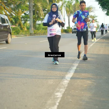 Runner Photo 7785599