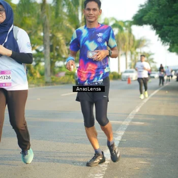 Runner Photo 7785617