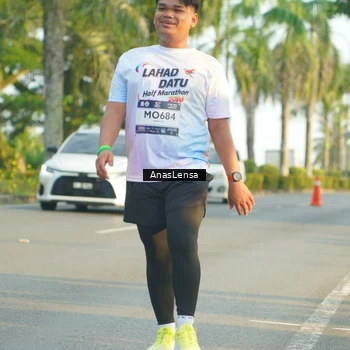 Runner Photo 7785673