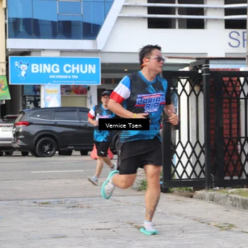 Runner Photo 7785699