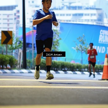 Runner Photo 7786005