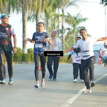 Runner Photo 7786062