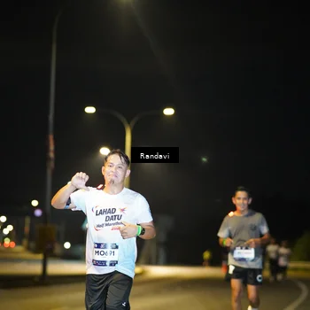 Runner Photo 7786072