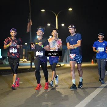 Runner Photo 7786076
