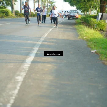 Runner Photo 7786103
