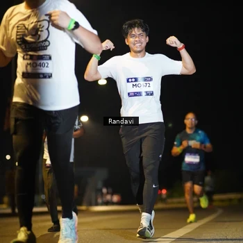 Runner Photo 7786107