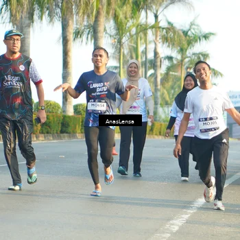 Runner Photo 7786111