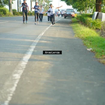 Runner Photo 7786116
