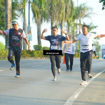 Runner Photo 7786142