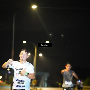 Runner Photo 7786145