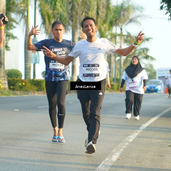 Runner Photo 7786152