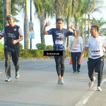 Runner Photo 7786153