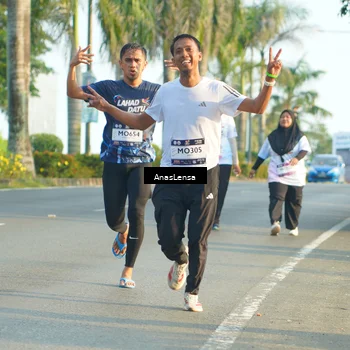 Runner Photo 7786162