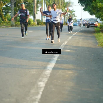 Runner Photo 7786165