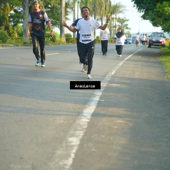 Runner Photo 7786171