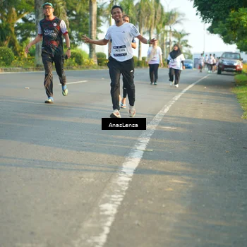 Runner Photo 7786311