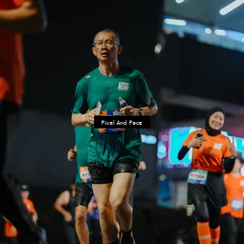 Runner Photo 7786396