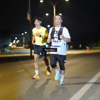 Runner Photo 7786487