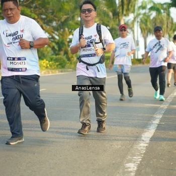 Runner Photo 7786549