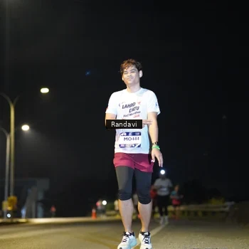Runner Photo 7786553