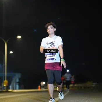 Runner Photo 7786573