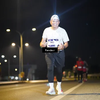 Runner Photo 7786600