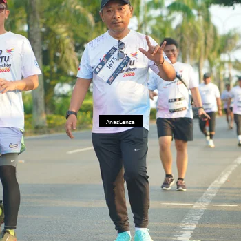 Runner Photo 7786648