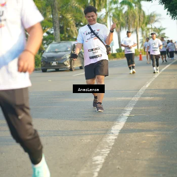 Runner Photo 7786654