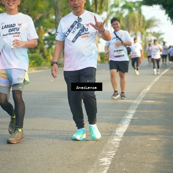 Runner Photo 7786659
