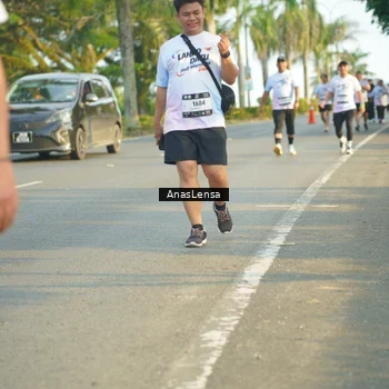 Runner Photo 7786685