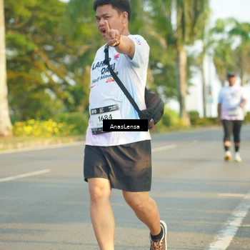 Runner Photo 7786695