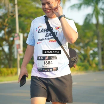 Runner Photo 7786734