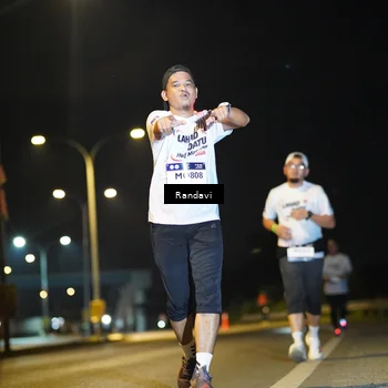 Runner Photo 7786773